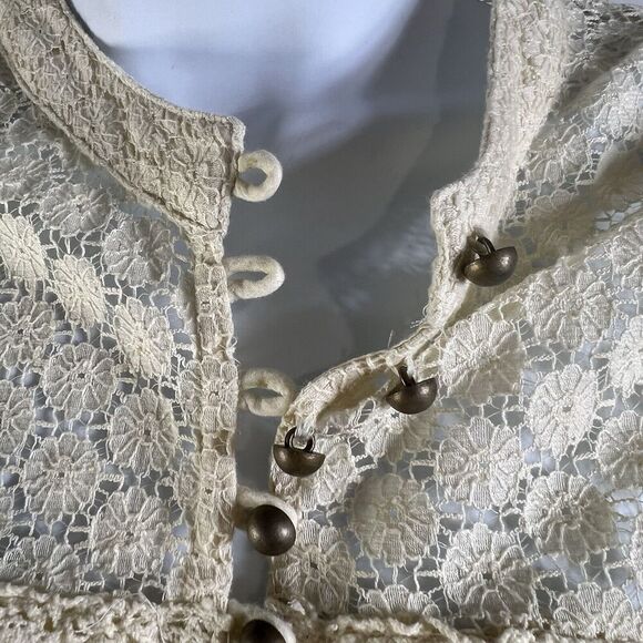 Free People Blouse Ivory Victorian Ruffle Lace Floral JacketCrochet Brass Med. - Picture 14 of 16
